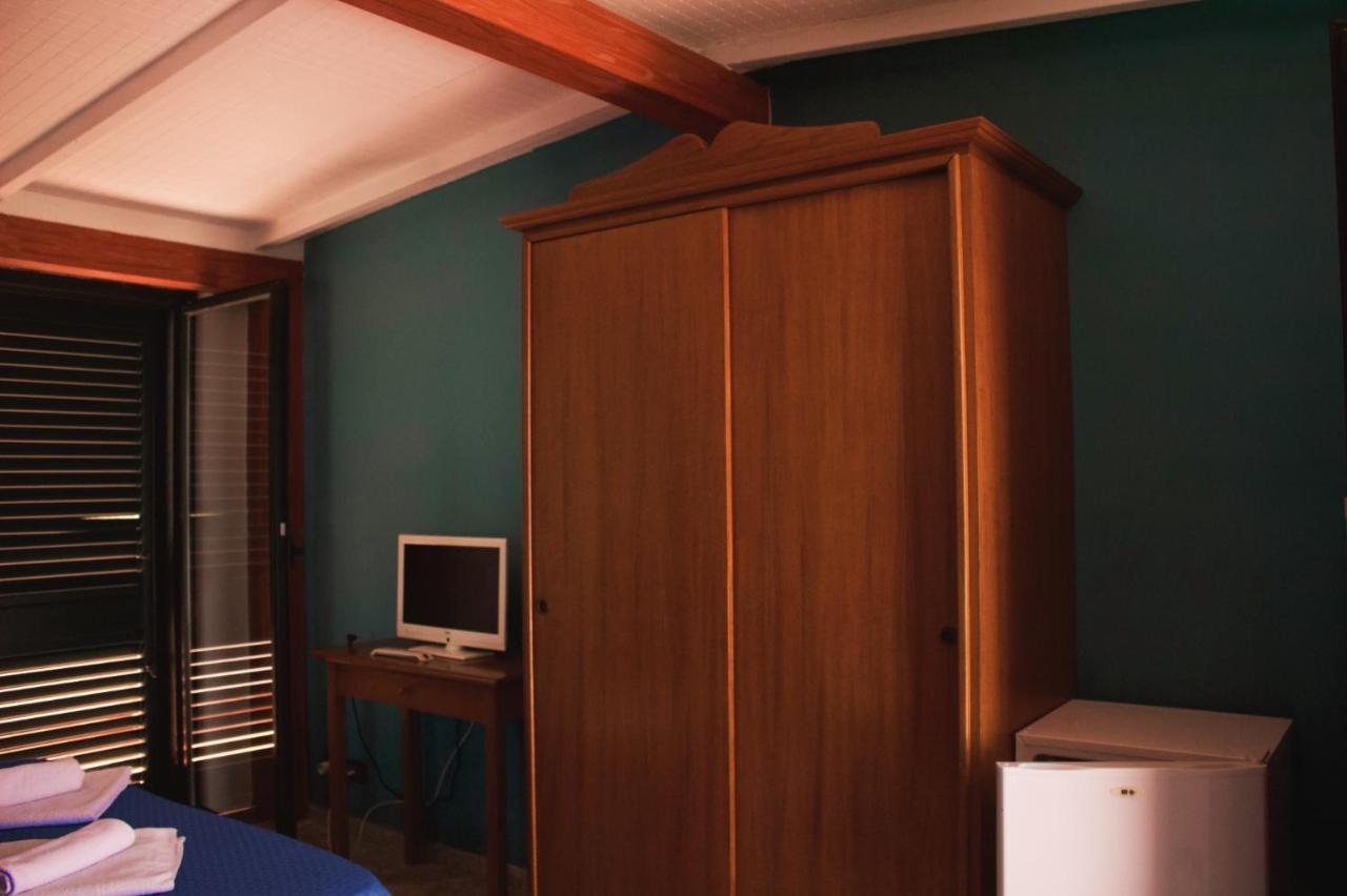 La Trinacria Bed & Breakfast Giardini Naxos Luaran gambar